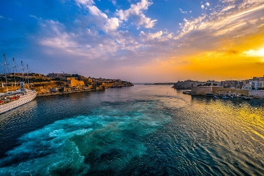 Valetta harbour - dusk